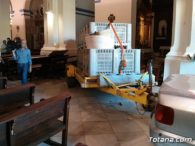 Polica Local y Proteccin Civil intervienen en el dispositivo del suceso provocado por el vehculo que se empotr en la Iglesia de Santiago - 37