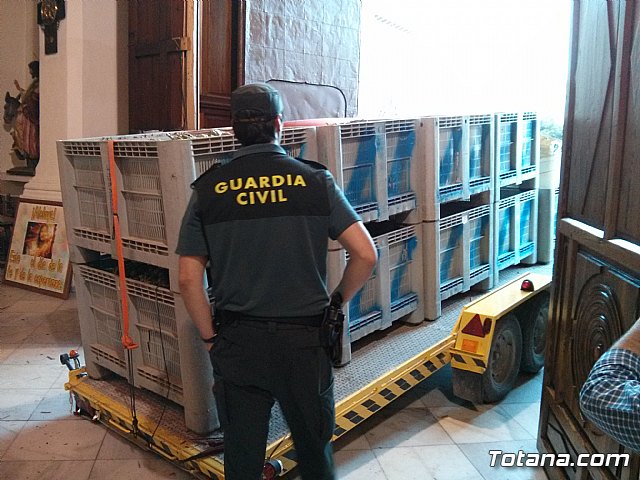 Polica Local y Proteccin Civil intervienen en el dispositivo del suceso provocado por el vehculo que se empotr en la Iglesia de Santiago - 40