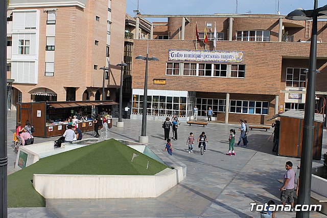 Cuatro libreras de Totana participan en la Feria del Libro - 1
