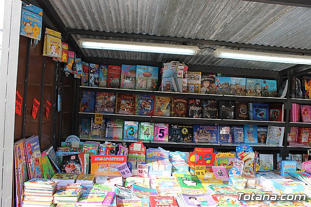 Cuatro libreras de Totana participan en la Feria del Libro - 2