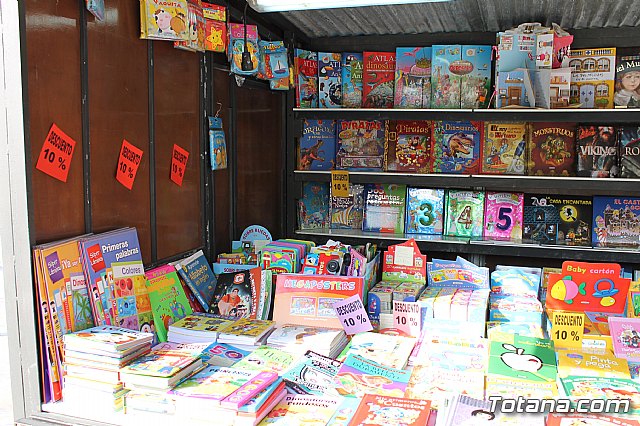 Cuatro libreras de Totana participan en la Feria del Libro - 4