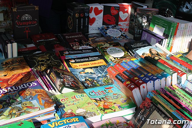 Cuatro libreras de Totana participan en la Feria del Libro - 6