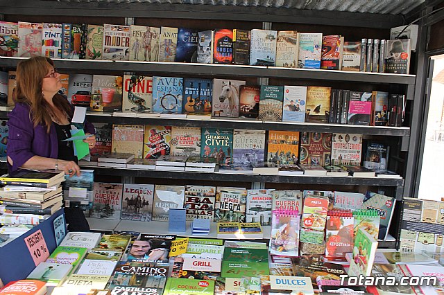 Cuatro libreras de Totana participan en la Feria del Libro - 7