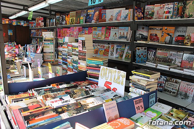 Cuatro libreras de Totana participan en la Feria del Libro - 8
