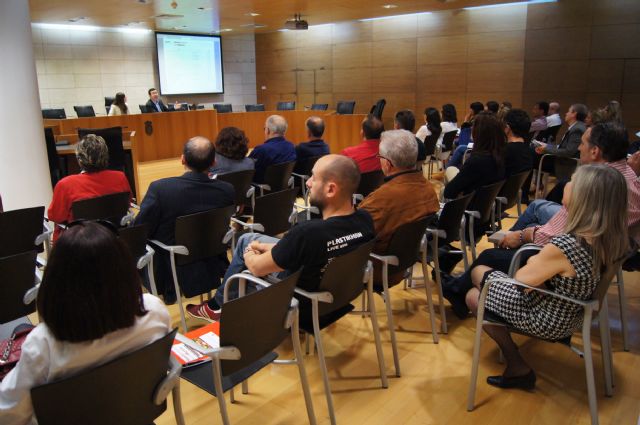 Empresarios de Totana conocen la nueva herramienta gratuita que ofrece el INFO para poder exportar sus productos al resto de Europa - 2, Foto 2