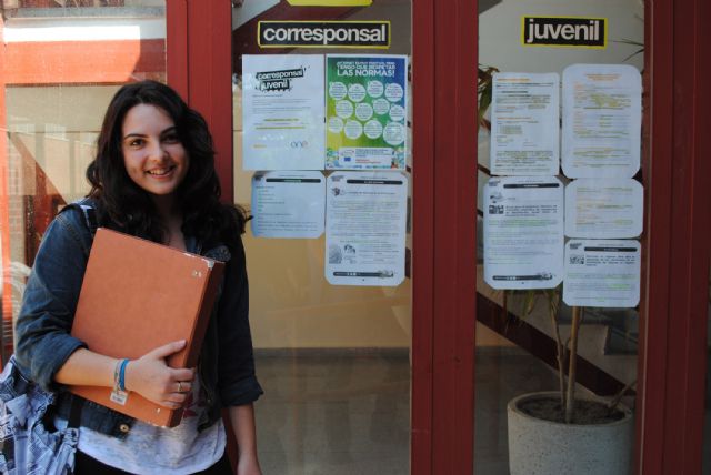 Los alumnos del IES Salvador Sandoval torrreño, al día gracias a su corresponsal juvenil - 1, Foto 1