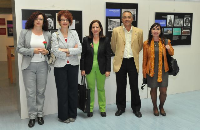 La Universidad de Murcia celebra una exposición que conmemora los doscientos años de la libertad de imprenta en España - 2, Foto 2