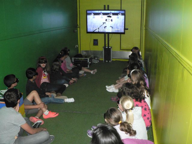 Escuela de reciclaje enseña a los escolares de Mazarrón a reciclar aparatos eléctricos y electrónicos - 1, Foto 1