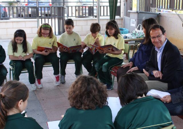 El Alcalde conmemora el Día del Libro con los alumnos del colegio Antonio de Nebrija - 2, Foto 2