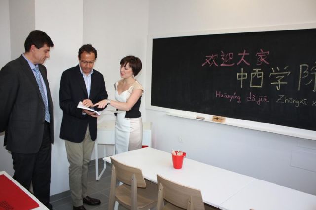 Cámara, con las nuevas emprendedoras de Murcia - 1, Foto 1