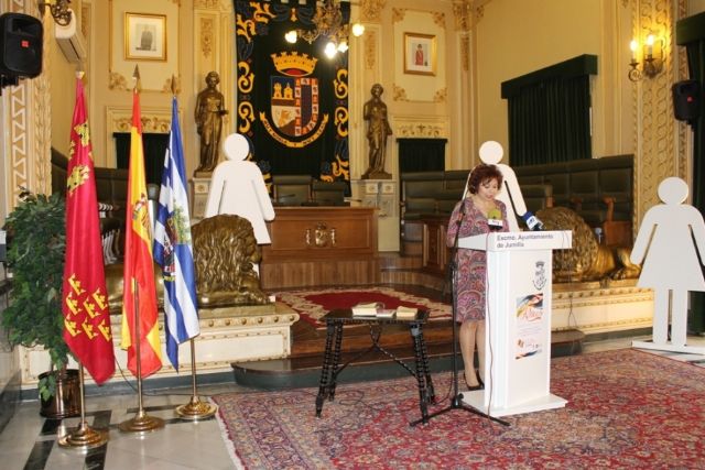 Ayer se conmemoró el Día del Libro con una lectura pública de obras escritas por mujeres - 3, Foto 3