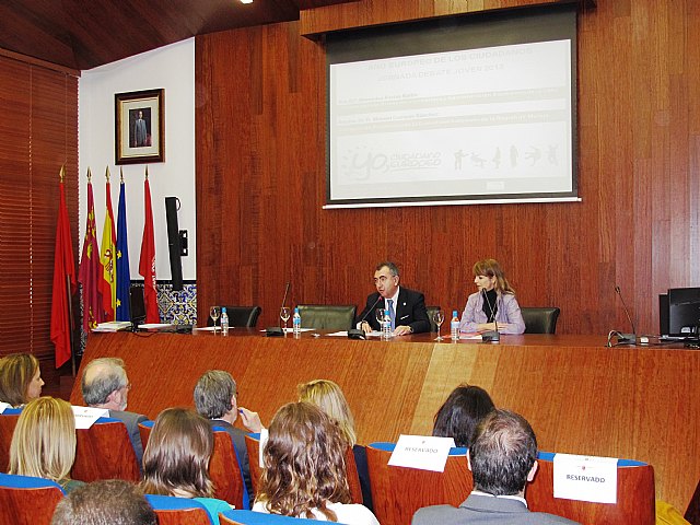 Campos destaca el compromiso de los jóvenes como ciudadanos activos para construir una ciudadanía europea sólida - 1, Foto 1