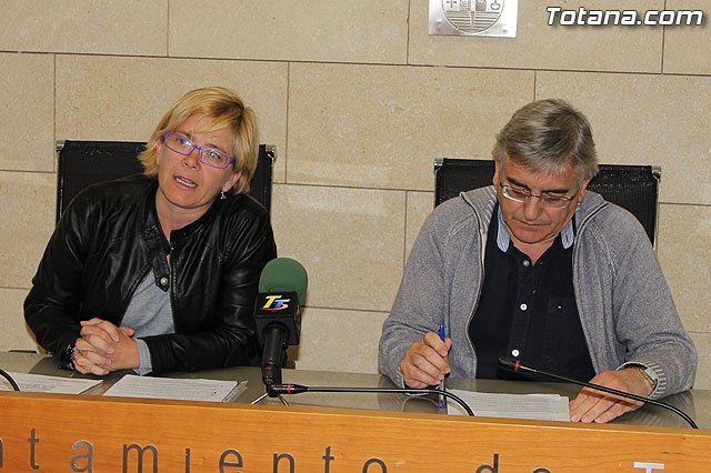 Rueda de prensa valoración Pleno abril 2013. Grupo Municipal IU-verdes, Foto 1