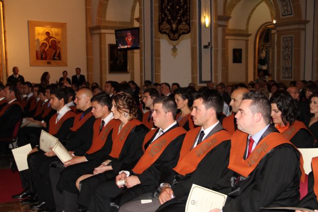 Los alumnos de la II Promoción del Grado en Ingeniería de Edificación reciben sus becas - 1, Foto 1