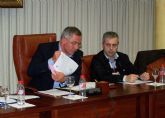 El alcalde muestra durante el ltimo pleno la carta en la que solicita varias especialidades mdicas para guilas