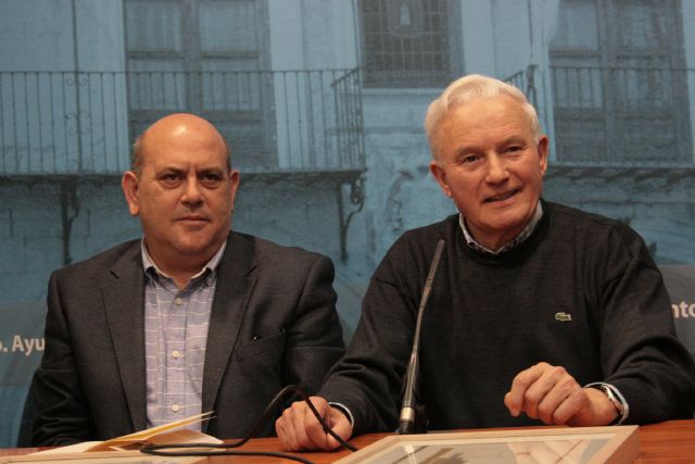 Se presenta el libro de poesía Moblaje Vital y afin de Juan Muñoz Gil con dibujos de Emilio J. Pascual Molina - 1, Foto 1