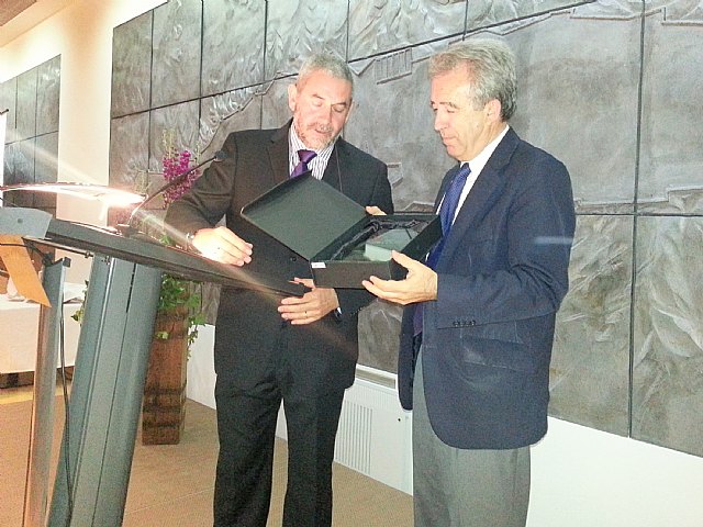 Cerdá alaba la unidad y gestión de los socios de la cooperativa hortofrutícola Hoyamar en su vigésimo aniversario - 1, Foto 1