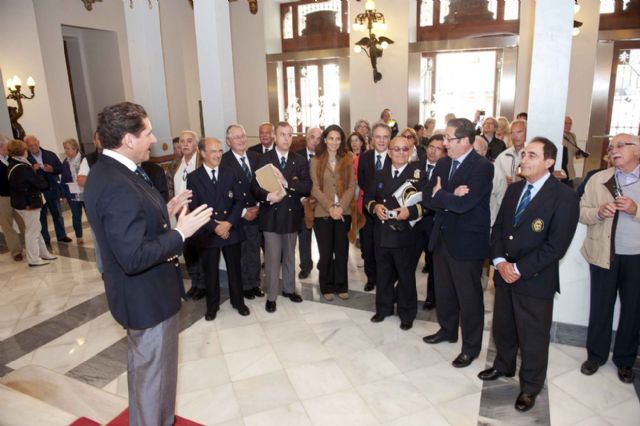 Los miembros de la Real Asamblea de Capitanes de Yate visitaron el Palacio Consistorial - 2, Foto 2