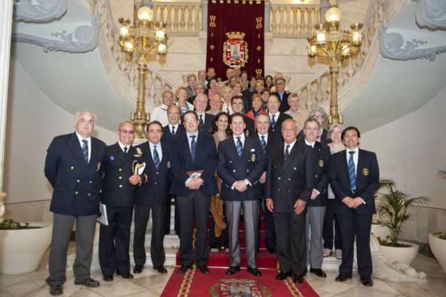 Los miembros de la Real Asamblea de Capitanes de Yate visitaron el Palacio Consistorial - 3, Foto 3