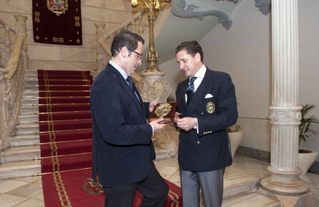 Los miembros de la Real Asamblea de Capitanes de Yate visitaron el Palacio Consistorial - 5, Foto 5