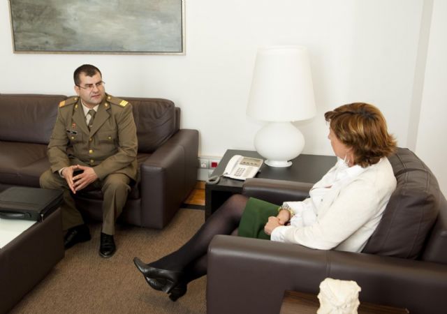 La alcaldesa recibe a la Asociación de Reservistas y Veteranos de las Fuerzas Armadas - 3, Foto 3