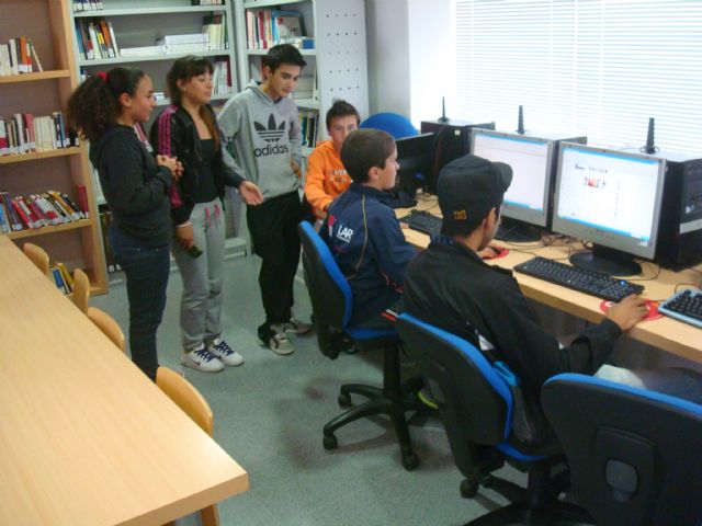 La antigua biblioteca pública en la pedanía de El Paretón-Cantareros se abre todos los miércoles como sala de estudio y lectura - 2, Foto 2