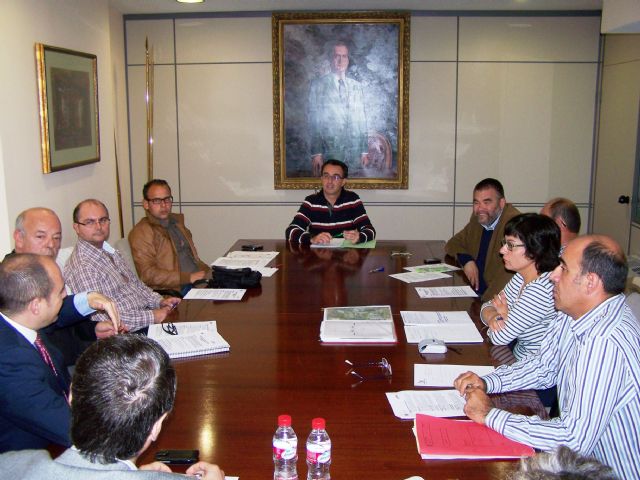 Reunión para fijar un plan de actuación y mejora del Polígono Industrial de Águilas - 1, Foto 1