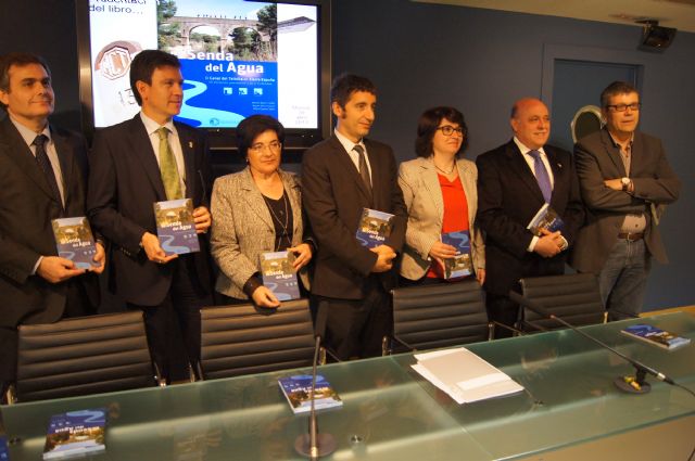 "The Path of Water", promoted by the Tourism Espua Commonwealth, is reflected in a book, Foto 2