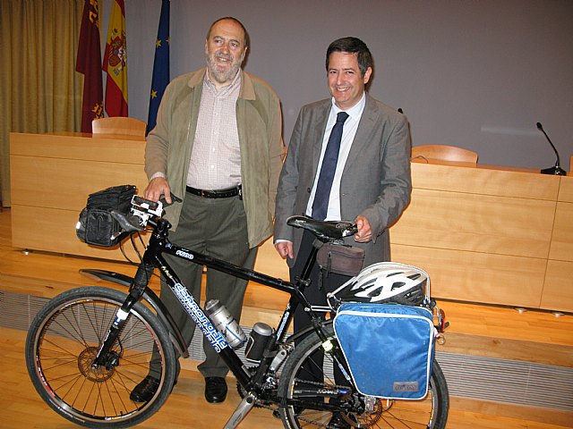 Turismo anima a los senderistas y a los cicloturistas a que realicen la travesía para peregrinos del Camino de la Vera Cruz - 1, Foto 1