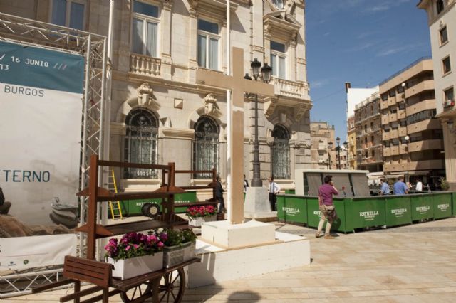 Comienza el montaje de las Cruces de Mayo - 1, Foto 1