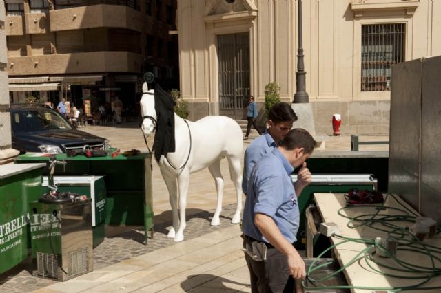 Comienza el montaje de las Cruces de Mayo - 2, Foto 2