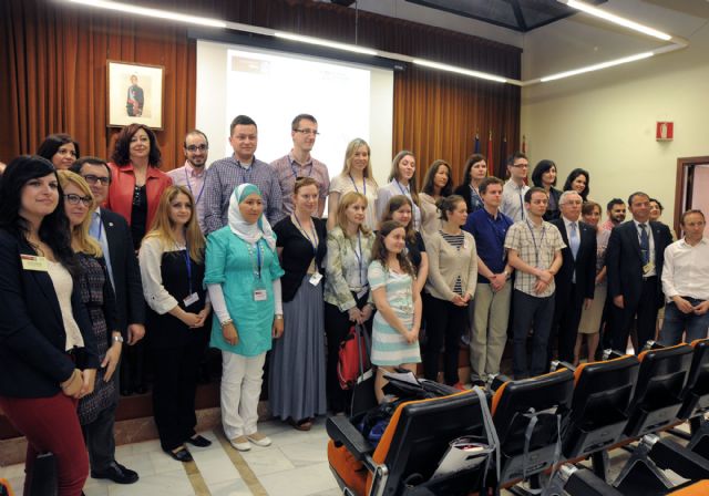 Personal de administración de once países europeos realiza una estancia formativa en la Universidad de Murcia - 1, Foto 1