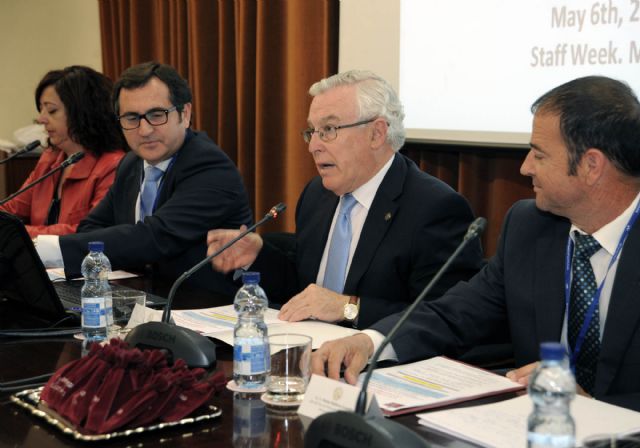 Personal de administración de once países europeos realiza una estancia formativa en la Universidad de Murcia - 2, Foto 2