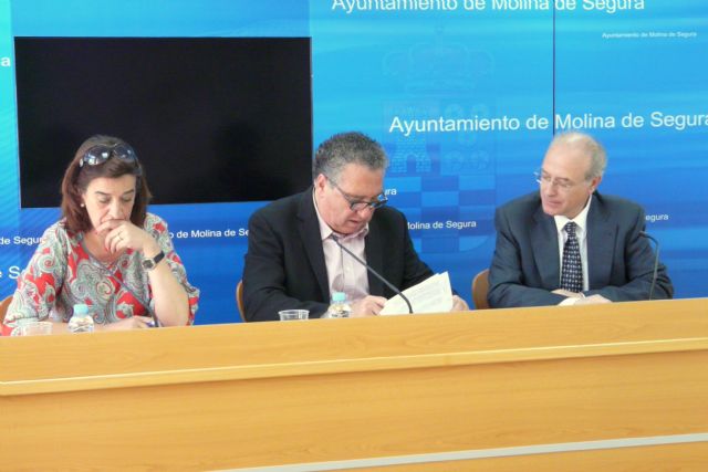 El Ayuntamiento y el Hospital de Molina de Segura firman un acuerdo de colaboración para la prestación del servicio de podología básica - 1, Foto 1