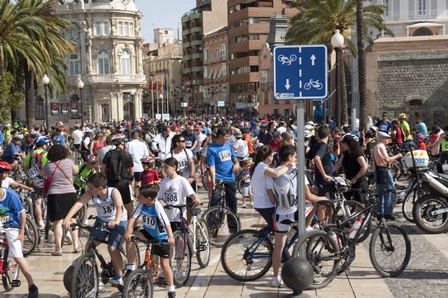 El pleno, contrario al uso obligatorio del casco ciclista en vías urbanas - 3, Foto 3