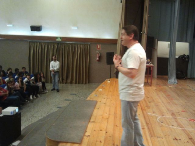 El cartagenero Carlos Garranzo comparte sus hazañas con los alumnos de los Salesianos - 1, Foto 1