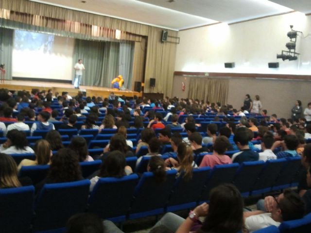 El cartagenero Carlos Garranzo comparte sus hazañas con los alumnos de los Salesianos - 2, Foto 2