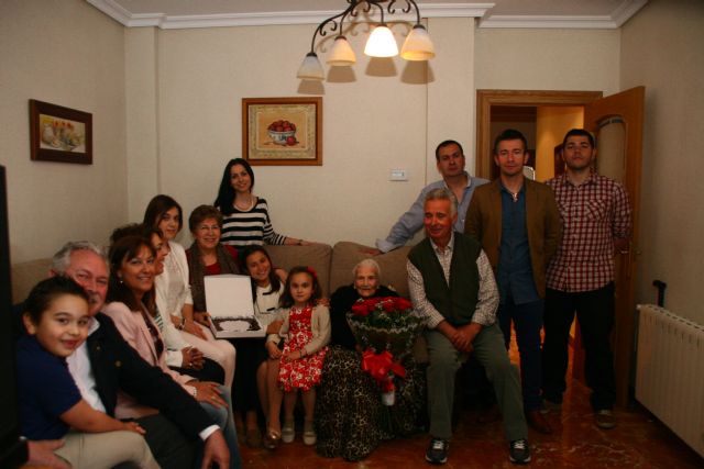 El Ayuntamiento rinde homenaje a Virtudes González, la madre de más edad del municipio - 3, Foto 3