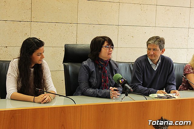 Se realiza una recepcin institucional a los alumnos ingleses que estn participando en un intercambio con estudiantes del IES 