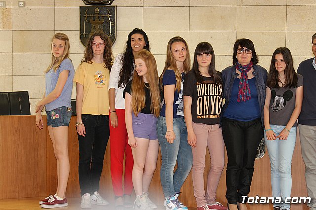 Se realiza una recepcin institucional a los alumnos ingleses que estn participando en un intercambio con estudiantes del IES 