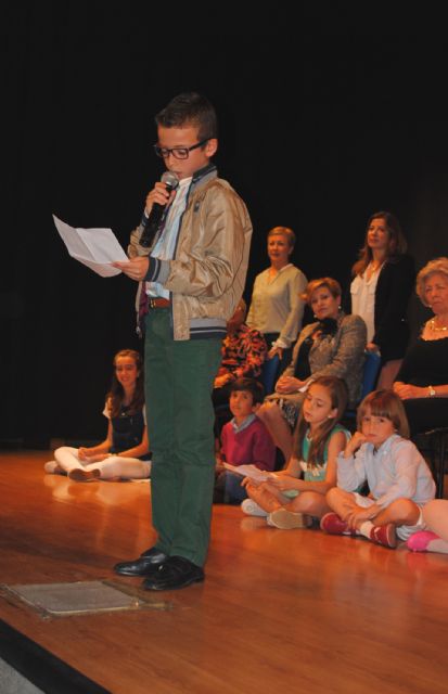 Emotivo homenaje del grupo teatral Tejuba torreño a las madres y abuelas - 4, Foto 4