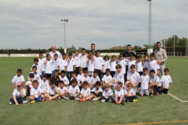 En marcha la Escuela Sociodeportiva de Fútbol del Real Madrid en Puerto Lumbreras - 1, Foto 1