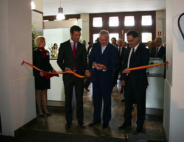 El presidente de la Comunidad augura una buena recuperación del sector del mueble y la madera ante el aumento de las exportaciones - 3, Foto 3