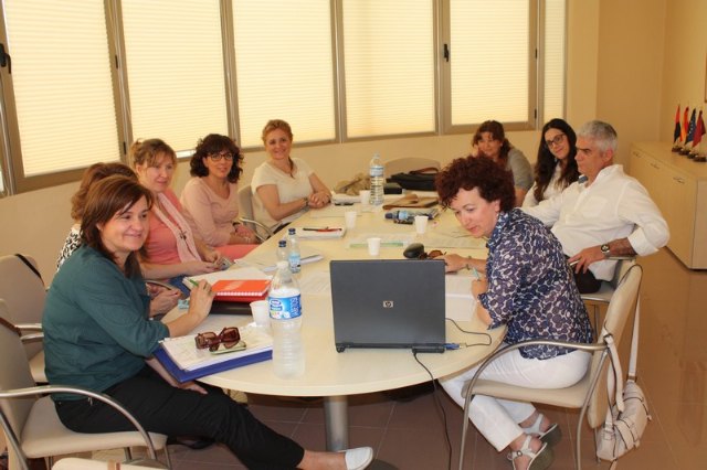 Los psicólogos de Servicios Sociales de la Región se reunen para mejorar la atención social - 1, Foto 1