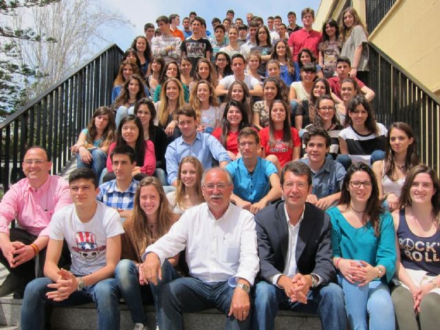 Juan Carlos Ruiz participa en las celebraciones del Día de Europa del Colegio Santa María de la Paz - 1, Foto 1