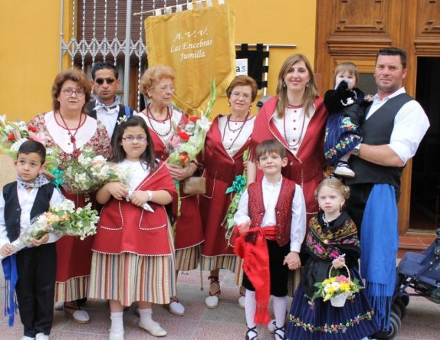 La ofrenda floral al Cristo Amarrado a la Columna da paso a la Romería - 2, Foto 2