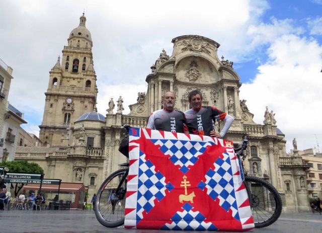 Componentes de la Asociación BiciMur realizan el Camino de la Vera Cruz - 1, Foto 1