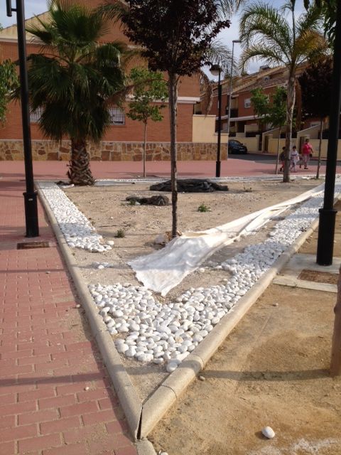 IU-Verdes denuncia el deterioro de un jardín de Santo Ángel - 2, Foto 2
