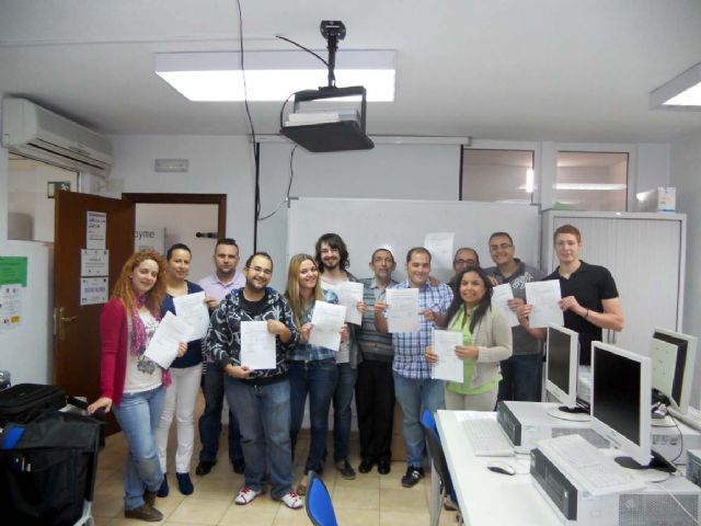 12 alumnos has participado en un curso de Diseño Web y Multimedia - 1, Foto 1