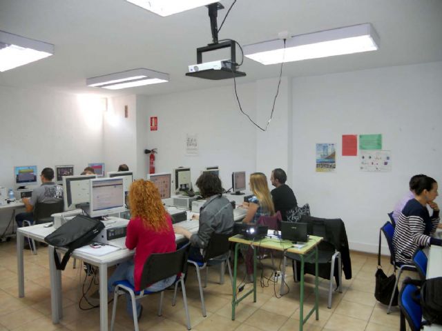 12 alumnos has participado en un curso de Diseño Web y Multimedia - 2, Foto 2